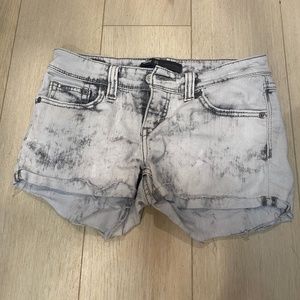 Levi Acid Wash shorts